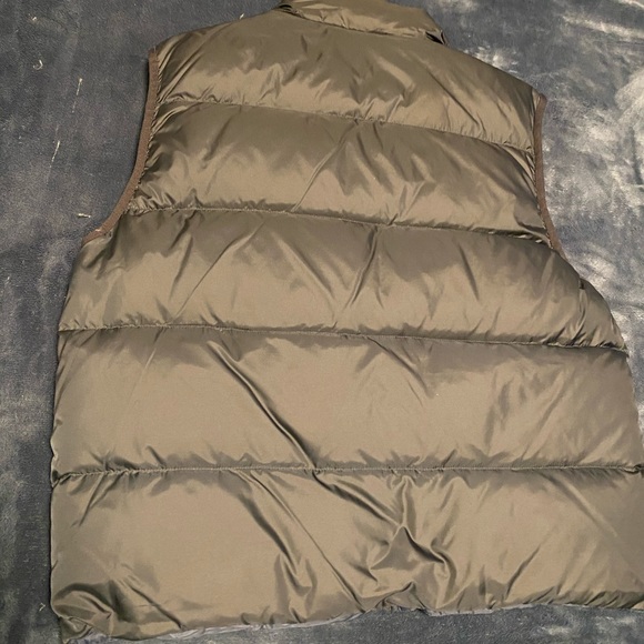 Men’s Lacoste puffy vest - Picture 4 of 4